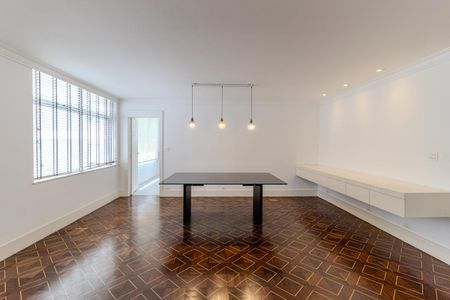 Apartamento à venda com 300m², 4 quartos e 3 vagas Apartamento à venda com 300m², 4 quartos e 3 vagasSala