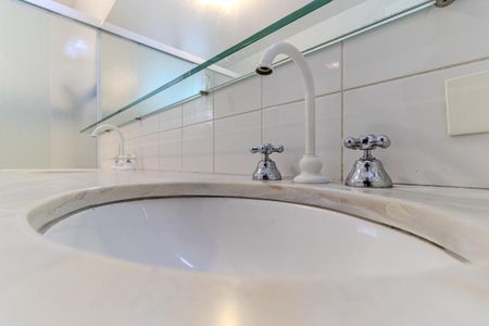 Apartamento à venda com 300m², 4 quartos e 3 vagas Apartamento à venda com 300m², 4 quartos e 3 vagasBanheiro Social