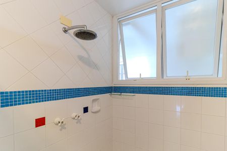 Apartamento à venda com 300m², 4 quartos e 3 vagas Apartamento à venda com 300m², 4 quartos e 3 vagasBanheiro Social