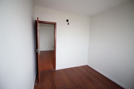 Apartamento à venda com 57m², 2 quartos e 1 vagaQuarto 2