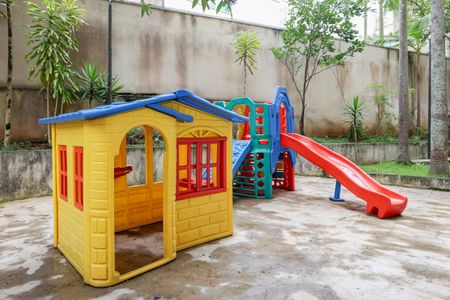 Apartamento à venda com 96m², 4 quartos e 1 vagaÁrea comum