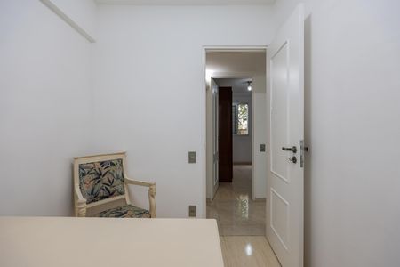 Apartamento à venda com 96m², 4 quartos e 1 vagaQuarto 2