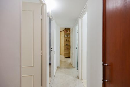 Apartamento à venda com 96m², 4 quartos e 1 vagaCorredor