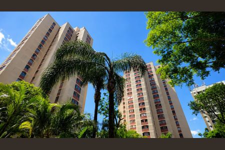 Apartamento à venda com 48m², 2 quartos e 1 vaga Apartamento à venda com 48m², 2 quartos e 1 vagaFachada do bloco