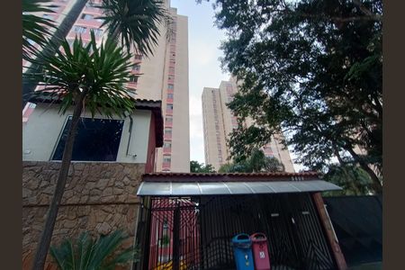 Apartamento à venda com 48m², 2 quartos e 1 vaga Apartamento à venda com 48m², 2 quartos e 1 vagaFachada e portaria