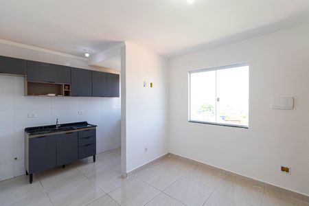 Sala/Cozinha/Área de Serviço  de apartamento para alugar com 2 quartos, 38m² em Vila Londrina, São Paulo
