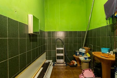Casa à venda com 280m², 5 quartos e 2 vagasLavabo