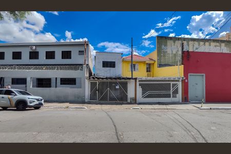 Casa à venda com 280m², 5 quartos e 2 vagasFachada