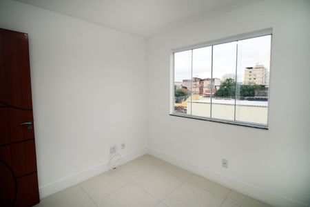 Quarto 2 de casa para alugar com 2 quartos, 100m² em Irajá, Rio de Janeiro