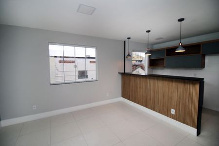 Sala de casa para alugar com 2 quartos, 100m² em Irajá, Rio de Janeiro