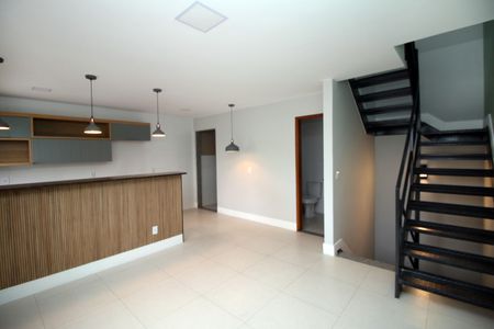 Sala de casa para alugar com 2 quartos, 100m² em Irajá, Rio de Janeiro