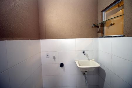 Casa para alugar com 100m², 2 quartos e 1 vagaÁrea de Serviço