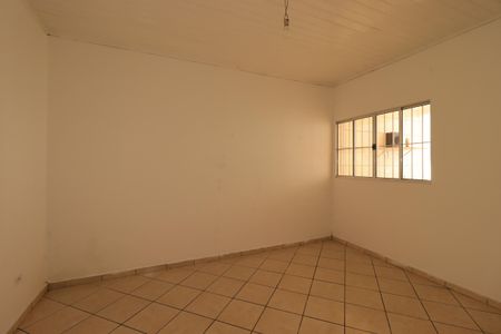 Casa à venda com 302m², 3 quartos e 5 vagasQuarto 2 da Casa dos Fundos