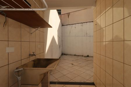Casa à venda com 302m², 3 quartos e 5 vagasÁrea de Serviçoda Casa dos Fundos
