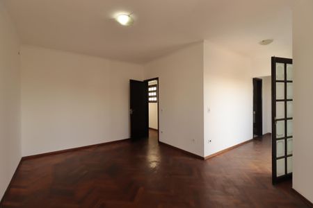 Casa à venda com 302m², 3 quartos e 5 vagasSuíte