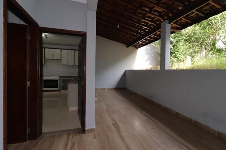 Casa à venda com 302m², 3 quartos e 5 vagasQuintal