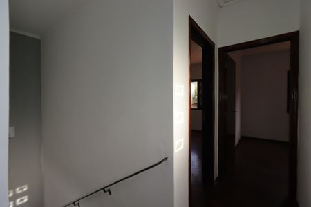 Casa à venda com 302m², 3 quartos e 5 vagasCorredor do segundo piso