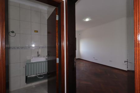Casa à venda com 302m², 3 quartos e 5 vagasCorredor do segundo piso