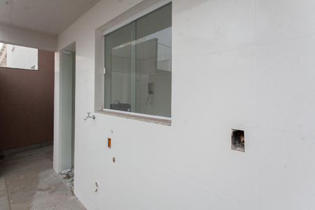 Apartamento à venda com 132m², 2 quartos e 1 vagaÁrea de Serviço