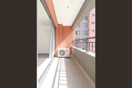Varanda de kitnet/studio para alugar com 0 quarto, 29m² em Santo Amaro, São Paulo