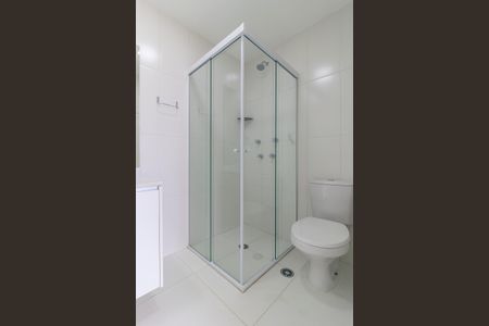 Banheiro de kitnet/studio para alugar com 0 quarto, 29m² em Santo Amaro, São Paulo