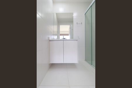 Banheiro de kitnet/studio para alugar com 0 quarto, 29m² em Santo Amaro, São Paulo
