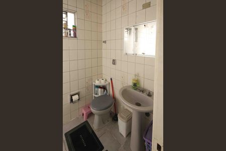 Casa à venda com 240m², 5 quartos e 3 vagasBanheiro casa 02