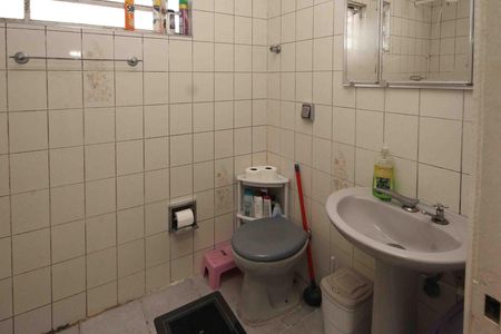 Casa à venda com 240m², 5 quartos e 3 vagasBanheiro casa 02