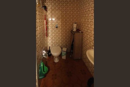 Casa à venda com 240m², 5 quartos e 3 vagasBanheiro da Suite