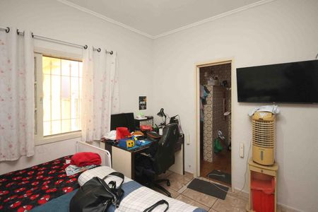Casa à venda com 240m², 5 quartos e 3 vagasSuite