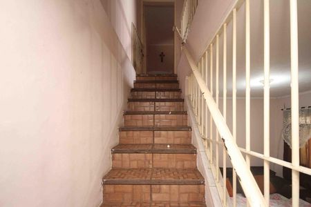 Casa à venda com 240m², 5 quartos e 3 vagasEscada