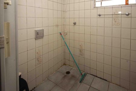 Casa à venda com 240m², 5 quartos e 3 vagasBanheiro  casa 02