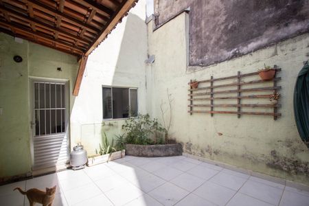 Casa para alugar com 100m², 2 quartos e sem vagaÁrea comum