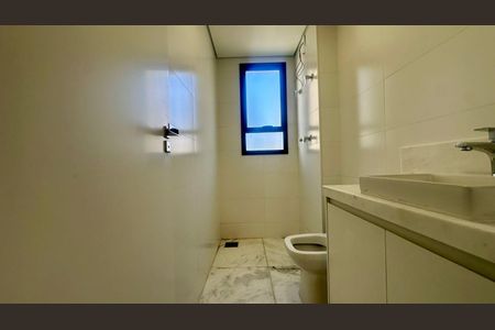 Banheiro  de apartamento para alugar com 3 quartos, 116m² em Funcionários, Belo Horizonte
