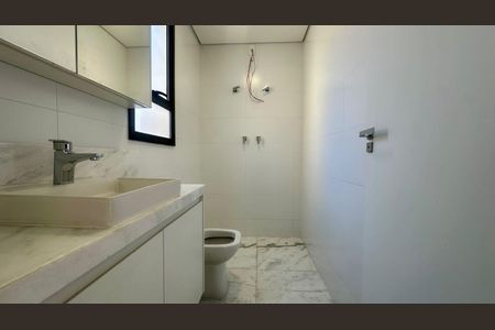 Apartamento à venda com 116m², 3 quartos e 2 vagas Apartamento à venda com 116m², 3 quartos e 2 vagasBanheiro da Suíte
