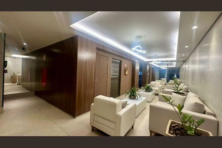 Apartamento à venda com 116m², 3 quartos e 2 vagas Apartamento à venda com 116m², 3 quartos e 2 vagasHall social