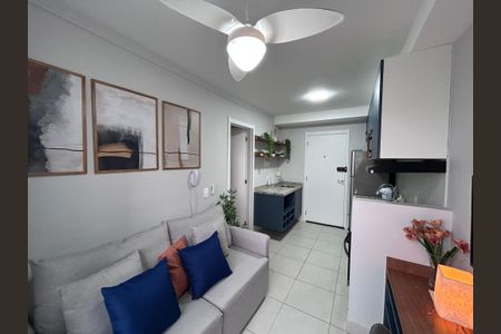 Sala de estar de apartamento para alugar com 1 quarto, 30m² em Jardim Caravelas, São Paulo