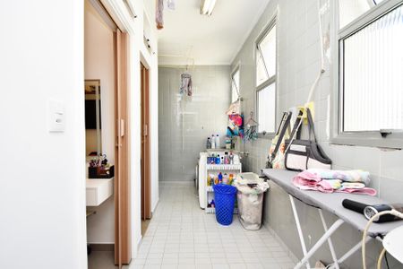 Apartamento à venda com 120m², 2 quartos e 1 vagaÁrea de serviço