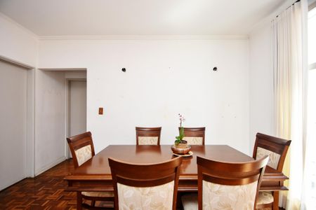 Apartamento à venda com 120m², 2 quartos e 1 vagaSala