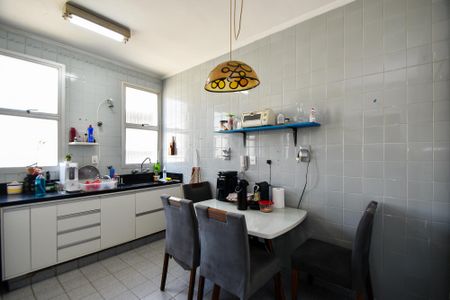 Apartamento à venda com 120m², 2 quartos e 1 vagaCozinha