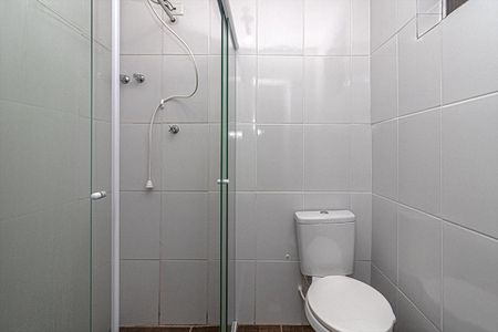 Banheiro de casa de condomínio para alugar com 1 quarto, 36m² em Vila Brasilio Machado, São Paulo