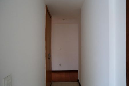 Apartamento para alugar com 200m², 4 quartos e 3 vagasCorredor