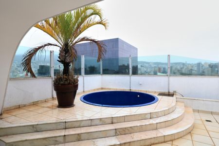 Apartamento para alugar com 200m², 4 quartos e 3 vagasCobertura - Piscina