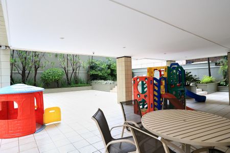 Apartamento para alugar com 200m², 4 quartos e 3 vagasÁrea comum - Playground