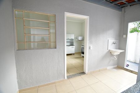 Casa para alugar com 40m², 1 quarto e 1 vagaÁrea de Serviço