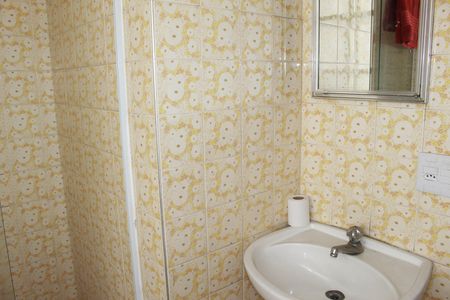 Banheiro social de kitnet/studio para alugar com 1 quarto, 30m² em Campos Elíseos, São Paulo
