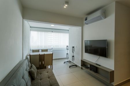 Sala de apartamento para alugar com 2 quartos, 41m² em Indianópolis, São Paulo