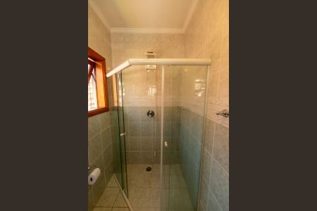 Casa de condomínio para alugar com 282m², 4 quartos e 4 vagasBanheiro da suite 2