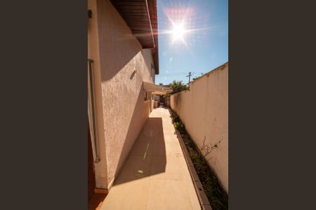 Casa de condomínio para alugar com 282m², 4 quartos e 4 vagasCorredor esquerdo