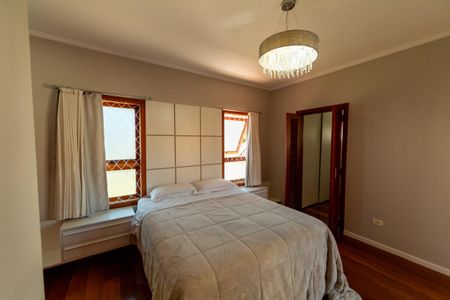 Casa de condomínio para alugar com 282m², 4 quartos e 4 vagasSuite Master